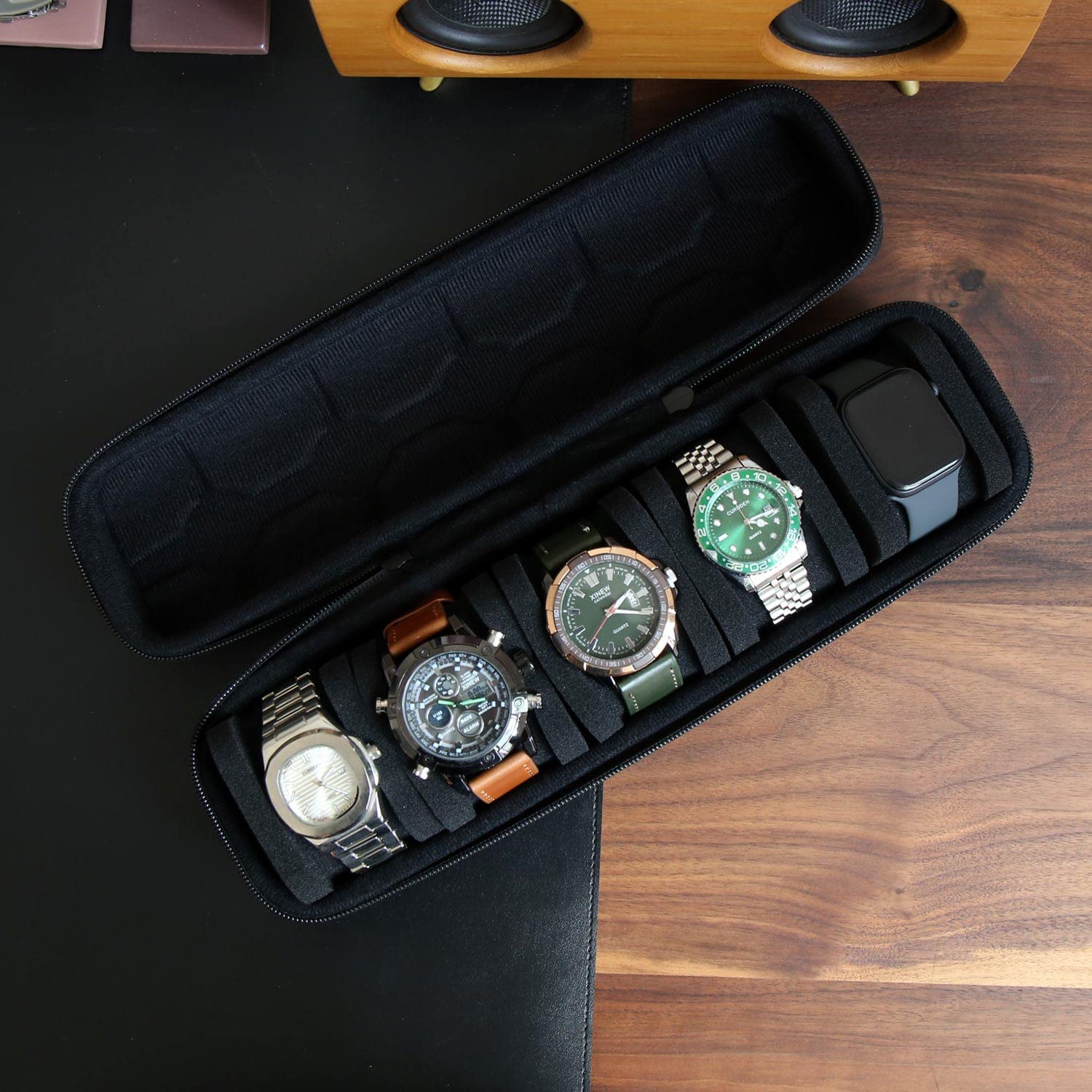 منظم صندوق الساعة للرجال أو ال - مراجعة Smartwatches وسعره